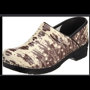 Dansko XP desert snakeskin print clog size 38